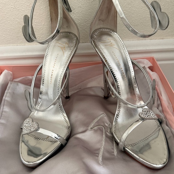 Giuseppe Zanotti metallic leather silver heart heels 38.5 - Picture 5 of 5